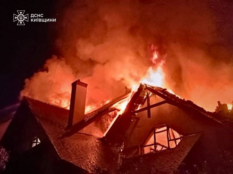 Унаслідок нічної атаки РФ на Київську область постраждали троє людей.