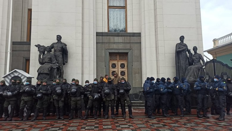 Сьогодні ФОПи знову пікетують Раду 11