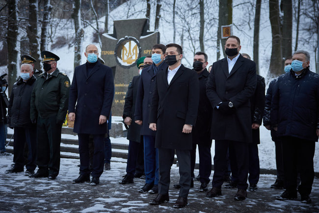 Ukraine leaders honor Kruty Heroes 06