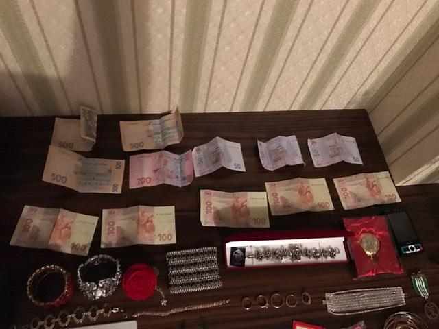 Волинські митники систематично брали хабарі за неперешкоджання контрабанді сигарет, - СБУ 01 Волинські митники систематично брали хабарі за неперешкоджання контрабанді сигарет, - СБУ 01