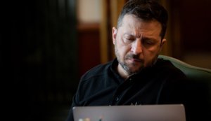 Зеленский заслушал доклад Сырского: На части участков фронта сейчас продолжаются стабилизационные меры, запланированы новые дипстрайки