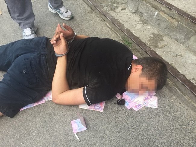 СБУ в Хмельницком обезвредила банду рэкетиров 02