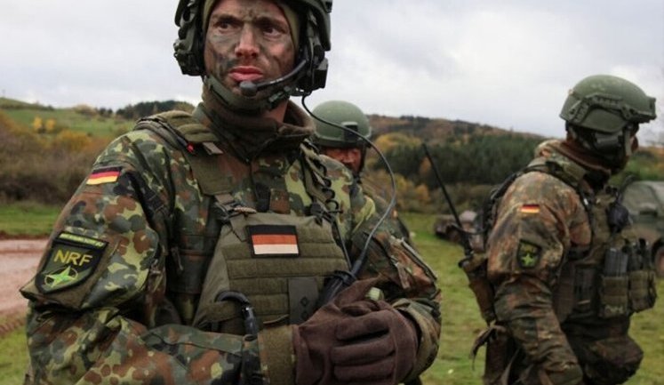 В Германии увеличат армию: добровольцам будут платить 2600 евро в месяц