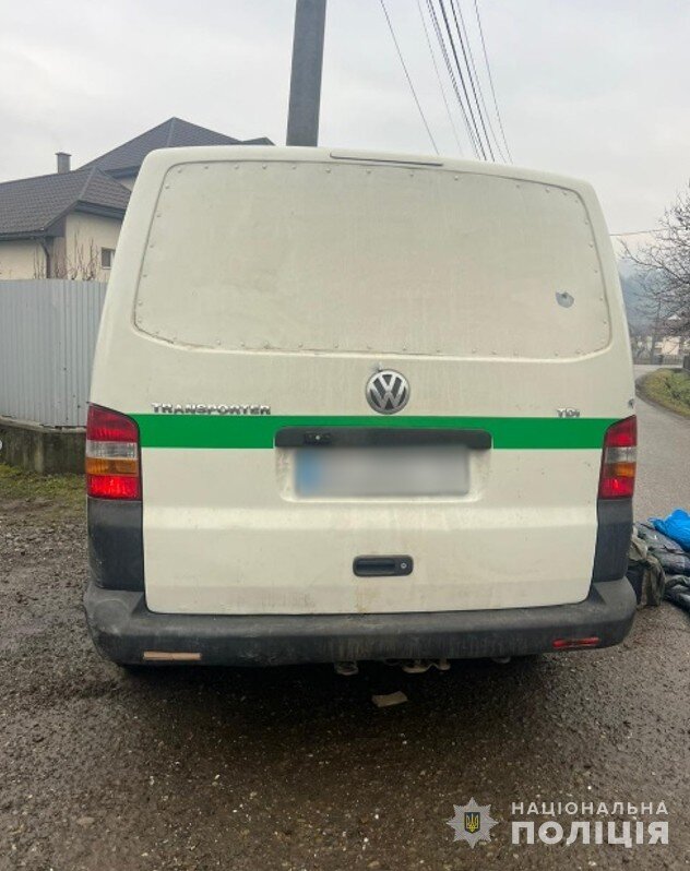 На Закарпатті затримано псевдополіцейського та його спільника, які допомагали незаконно виїжджати за кордон