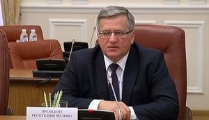 Коморовский на встрече с Яценюком: "Украина, в том числе благодаря Вам, вошла в фазу реализации, а не только декларирования реформ". ВИДЕО