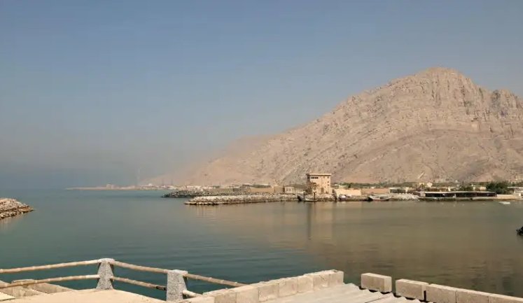 США пытаются уничтожить укрепления Ирана вдоль Ормузского пролива, — Бессент