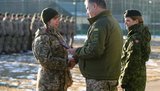 Порошенко вручил 20 военнослужащим государственные награды. ФОТОрепортаж