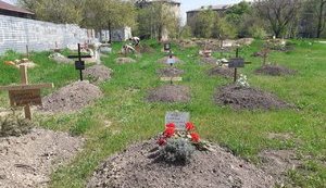 Racists don't have time to carry out exhumation of bodies of killed Mariupol residents, - mayor Boychenko. PHOTOS