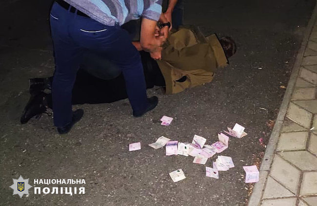 Замначальника райотдела полиции задержан на Николаевщине за вымогательство взяток с подчиненных, - Нацполиция 02
