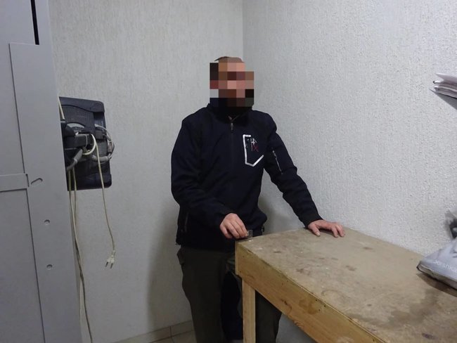 За постачання наркотиків увязненим заарештовано інспектора Лукянівського СІЗО, - прокуратура 01