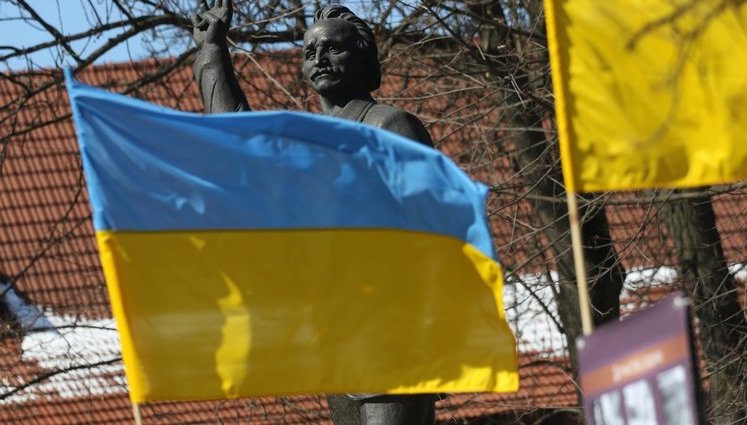 "Украина состоится тогда, когда будет украинской", - память Вячеслава Чорновила почтили во Львове. ФОТО