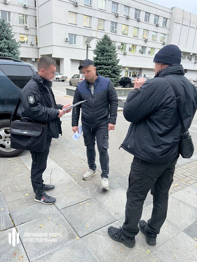 Командир військової частини змушував підлеглих будувати йому будинки: деталі