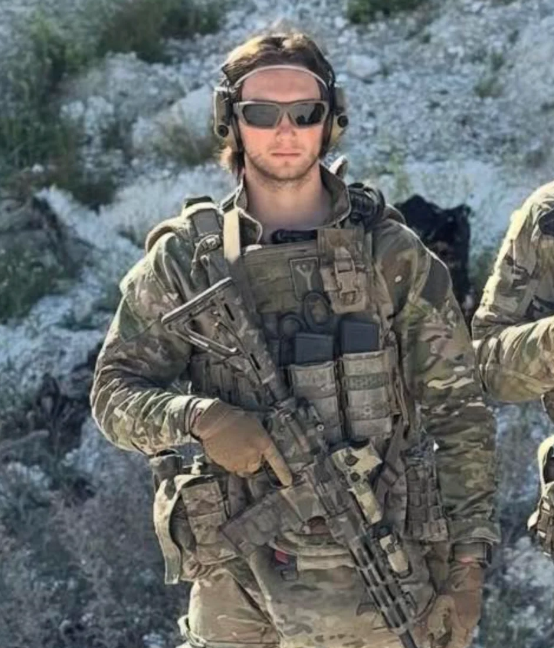 загинув боєць Азову Островський