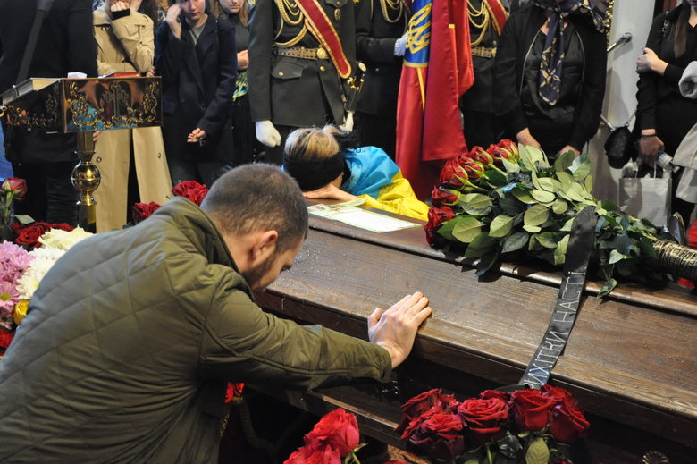 З журналістом та військовослужбовцем Олександром Маховим попрощалися в Києві 02 З журналістом та військовослужбовцем Олександром Маховим попрощалися в Києві 02