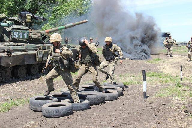 На Донеччині відбулися змагання на кращий танковий екіпаж 02 На Донеччині відбулися змагання на кращий танковий екіпаж 02