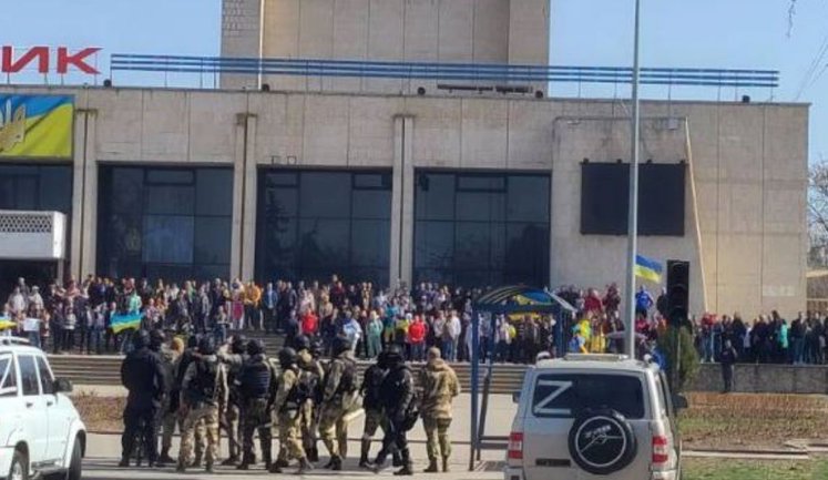 It was series of loud explosions in Enerhodar, occupiers disperse peaceful meeting, - "Energoatom". VIDEO