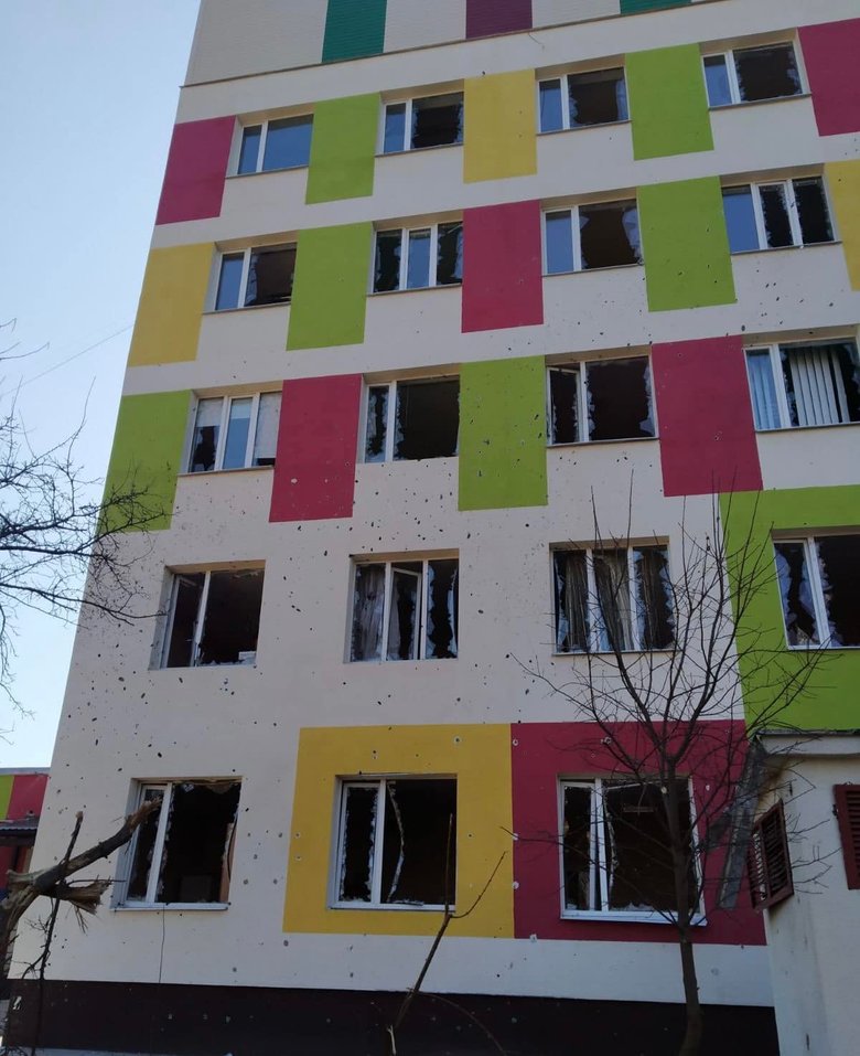 Місто, яке мужньо стримує натиск ворога, - наслідки ворожих обстрілів Чернігова 05