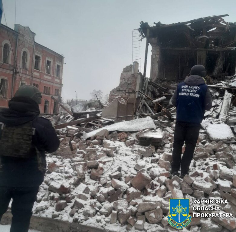 Consequences of shelling of Vovchansk by occupiers: building of enterprise was destroyed, monuments in city park were damaged 01