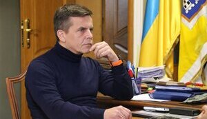 Сухомлин склав повноваження