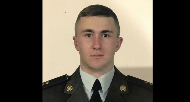 С погибшим на Донбассе украинским воином Андреем Маланчуком попрощались в Черновцах 01