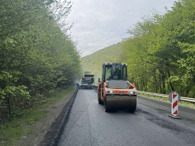 В Украине в этом году уже отремонтировали 8,1 миллиона квадратных метров дорог