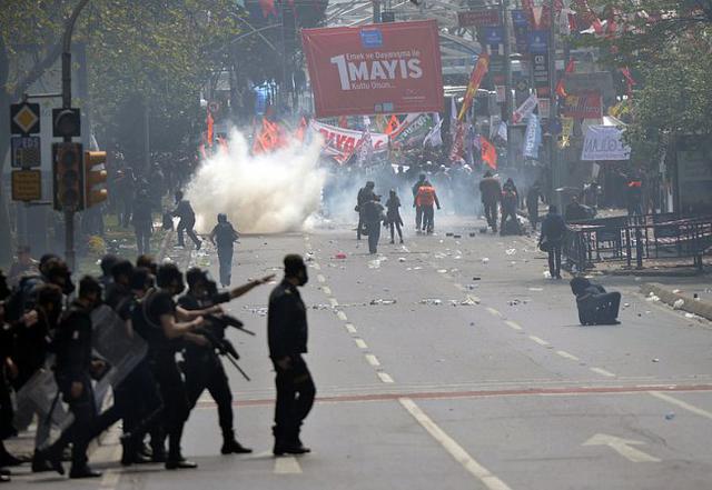 протест первомай радикалы