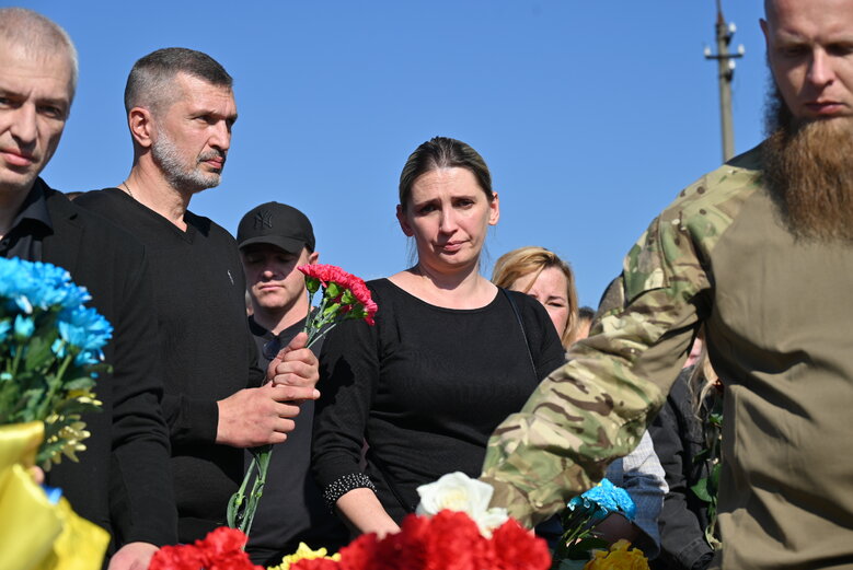 Із загиблим воїном штурмової роти 59-ї бригади Володимиром Іщенком попрощалися у Києві 18