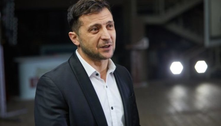 Зеленский поблагодарил ВР за то, что она своим поведением подтвердила правильность решения о ее роспуске. ВИДЕО
