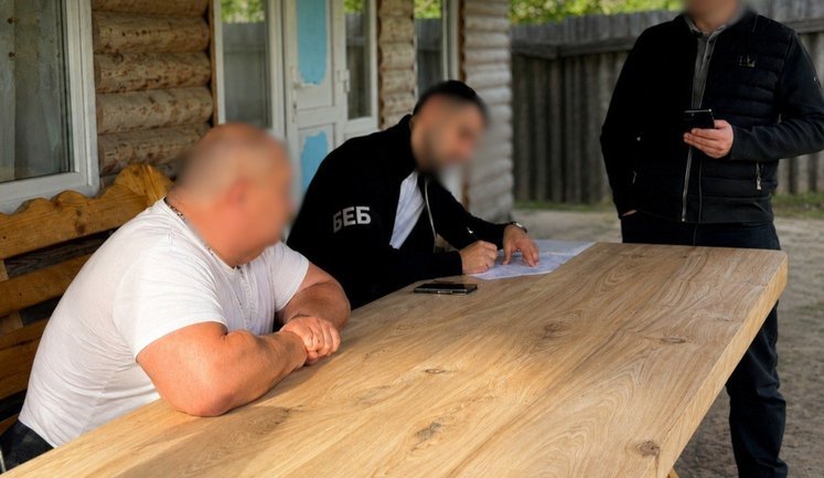 Завезли 13 авто под видом гумпомощи для ВСУ: на Волыни сообщено о подозрении организованной преступной группе, - БЭБ. ФОТОРЕПОРТАЖ