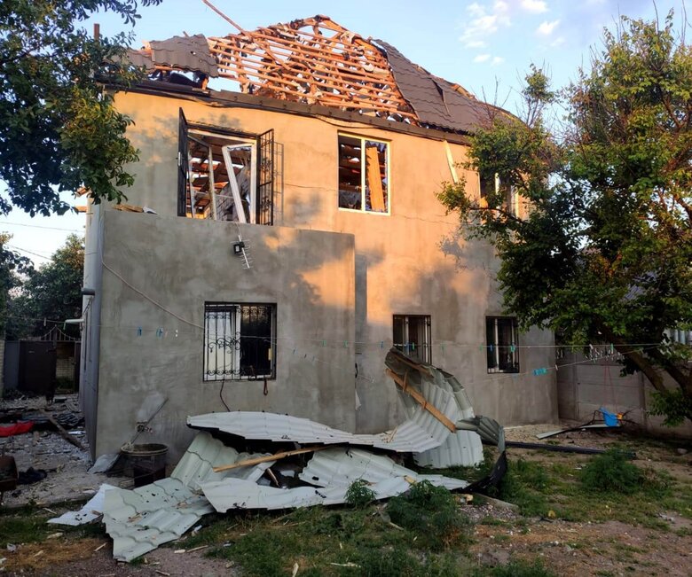 Последствия вражеских обстрелов Херсона 08
