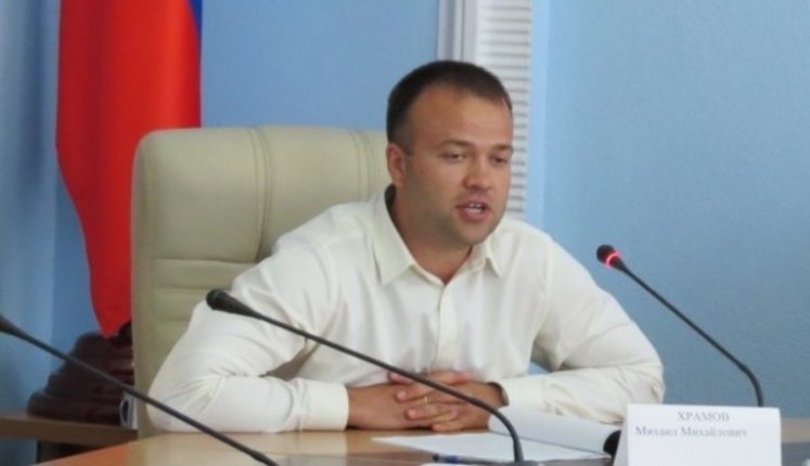 "Я тебя раком поставлю прямо сейчас и петушну!" - так называемого "министра строительства Крыма" Храмова избили и раздели российские силовики