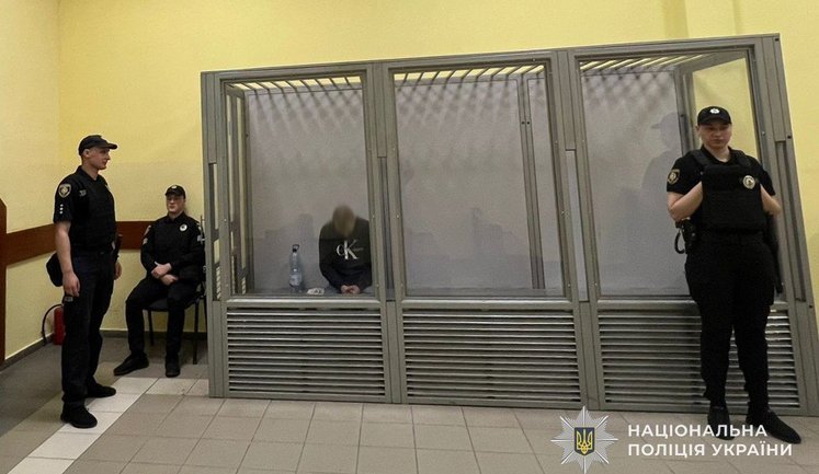 Суд відправив під варту чоловіка, який, захищаючись від ТЦК, взяв у заручники неповнолітню дівчину. ФОТОрепортаж