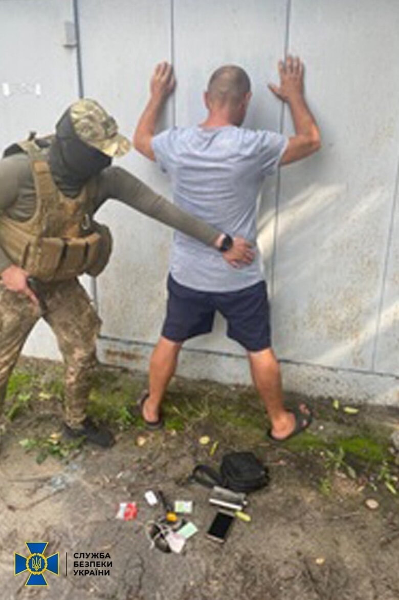 СБУ викрила російську агентурну мережу, що інформувала ворога про дислокацію ЗСУ на Донеччині 06