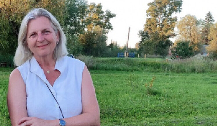Ексглава МЗС Австрії Кнайсль, яка танцювала з Путіним на весіллі, переїхала жити в Росію