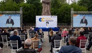 Все свалить на Степанова не удастся, он и тявкнуть не смел, когда вы забрали деньги из
