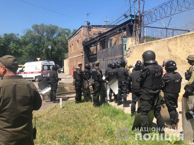 Unrest in Odesa penal colony: Four police officers injured 03