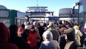 Заложники керченской переправы: разгневанные пассажиры захватили паром, как пираты. ФОТО