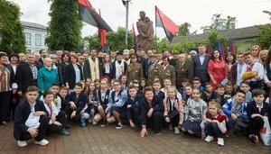 Польща та Ізраїль висловили протест проти відкриття пам'ятника Шухевичу в Івано-Франківську. ДОКУМЕНТ