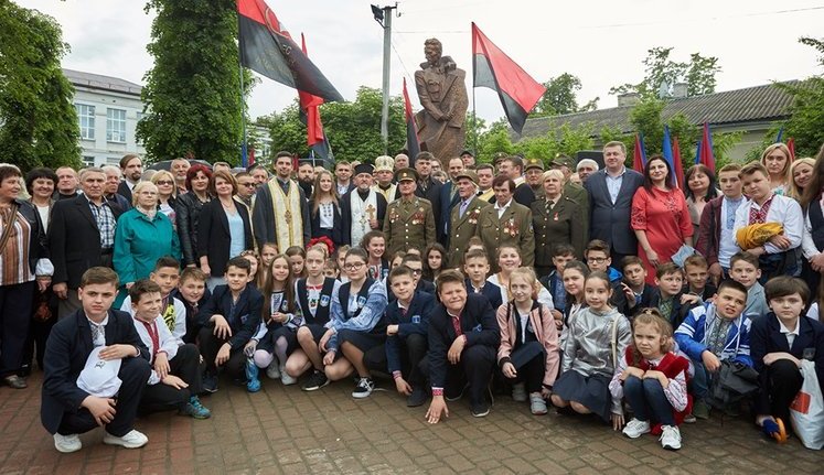 Польща та Ізраїль висловили протест проти відкриття пам'ятника Шухевичу в Івано-Франківську. ДОКУМЕНТ