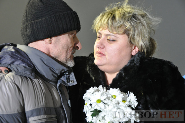 Heroes, welcome home!” liberated Ukrainian hostages enjoy warm reception at Boryspil airport 19