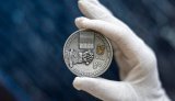 НБУ презентував срібну монету, присвячену 35-річчю незалежності України. ФОТО