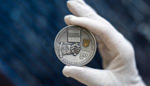 НБУ презентував срібну монету, присвячену 35-річчю незалежності України