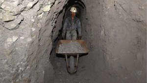 В Кривом Роге бастующие шахтеры вышли из забоя на поверхность для переговоров