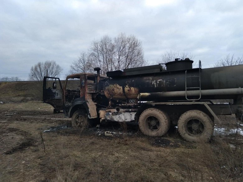 На Чернігівщині українські воїни знищили колону постачання окупантів 08
