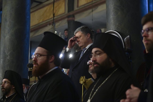 Вселенський патріарх Варфоломій підписав Томос про автокефалію ПЦУ 01
