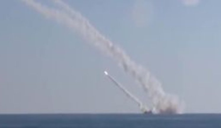 Russia launches explicit submarine attak on Syria. VIDEO