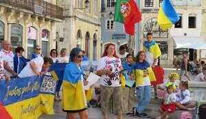 Українська діаспора у трьох містах Португалії провела маніфестації на підтримку вступу України до НАТО. ФОТО