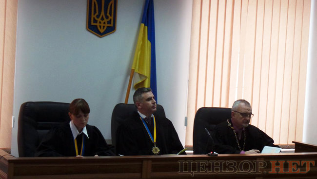 Шевченковский райсуд Киева продолжил рассмотрение дела об убийстве Бузины. Активисты перекрывали движение по Дегтяревской (обновлено) 01