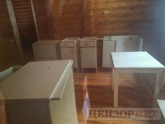 Hunting home of fugitive president Yanukovych: trophy from Lukashenko and guards shooting club 17 Hunting home of fugitive president Yanukovych: trophy from Lukashenko and guards shooting club 17