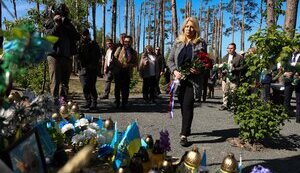 Slovak President Chaputova visits Moshchun to honor fallen defenders. PHOTOS